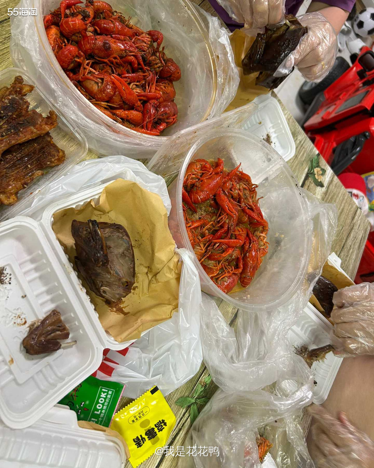 ❤️昨天晚上随便吃了一点，老杨加班，没想到他回家拿了好多吃的