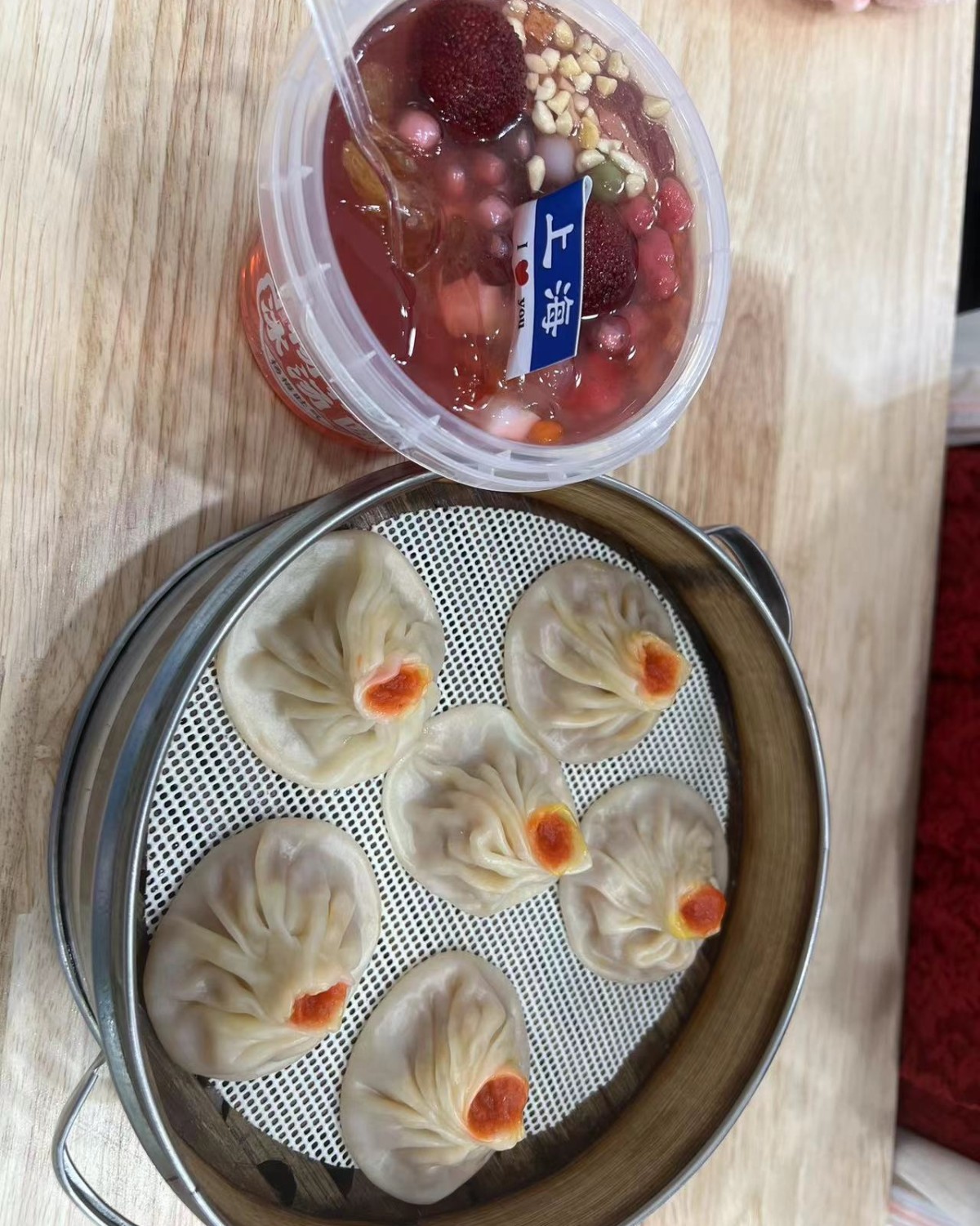 家人一起走走看看的一天，主要也就是带着奶奶走走看看的一天，去