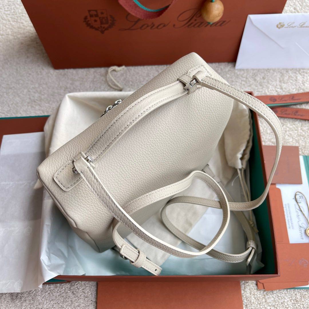 Loro Piana Extra Pocket双肩包还是那样
