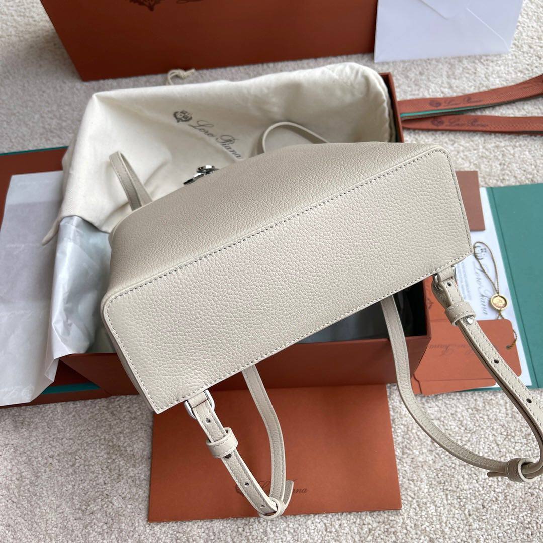 Loro Piana Extra Pocket双肩包还是那样
