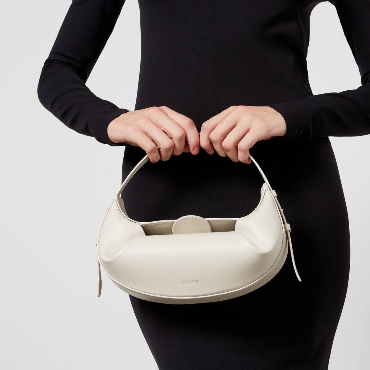 Yuzefi是来自英国🇬🇧的小众设计师品牌，设计师会把生