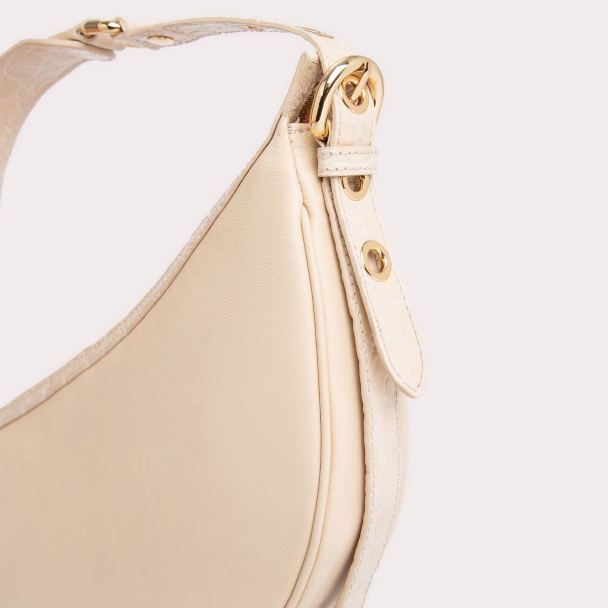 很喜欢By Far家的设计因为都很有个性，创意又时髦。他家出