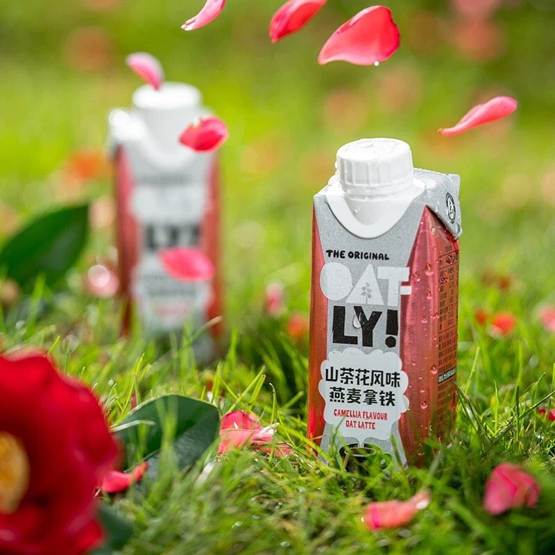 昨天李老头直播间上新OATLY家的新口味燕麦奶，而且天猫超市