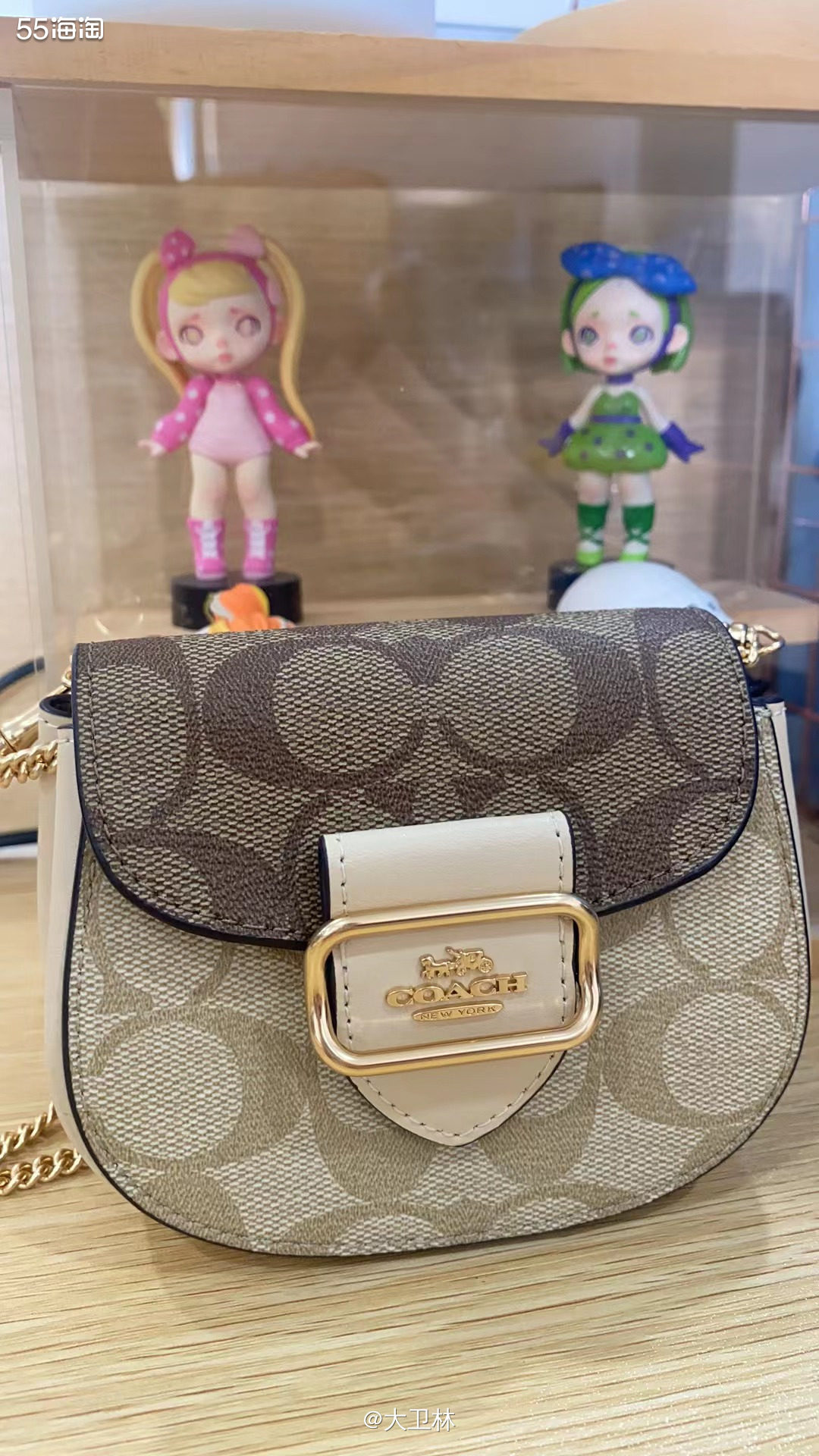 上个月的时候客户买的链条小包到啦，看客户的返图，真的超级小。