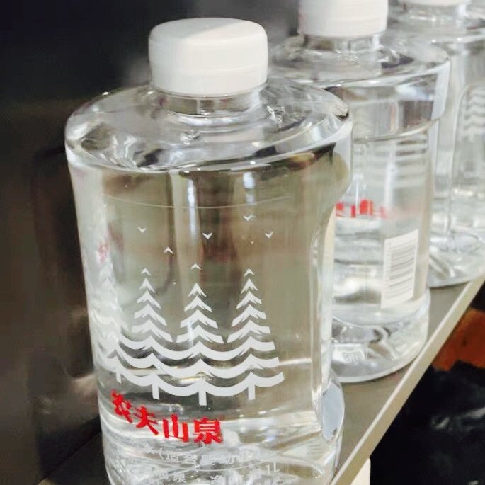 之前买的1L婴儿水搬砖喝完了昨天看到猫超有活动还不错再买点，