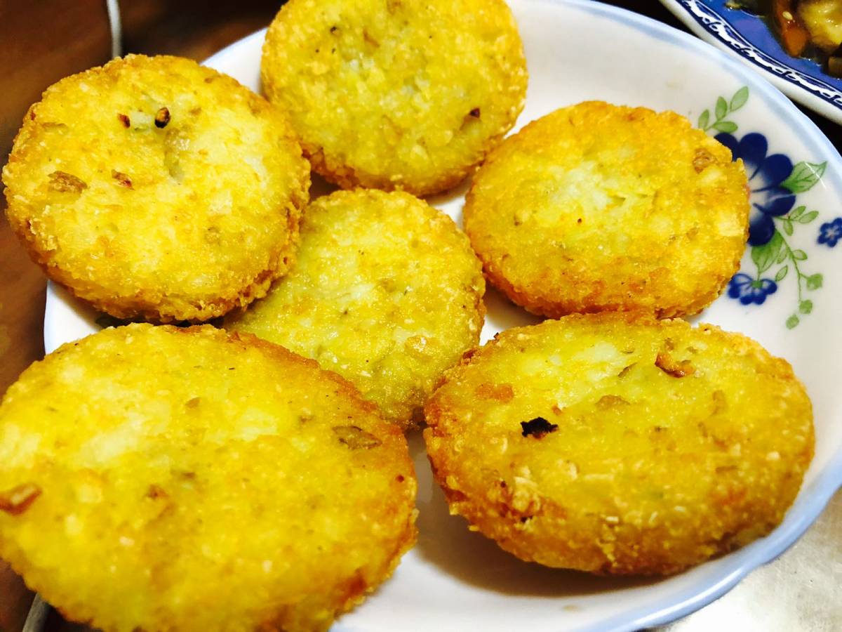 今天休息啦可以好好吃饭！中午煎了李佳琦直播间买的土豆饼😂夏