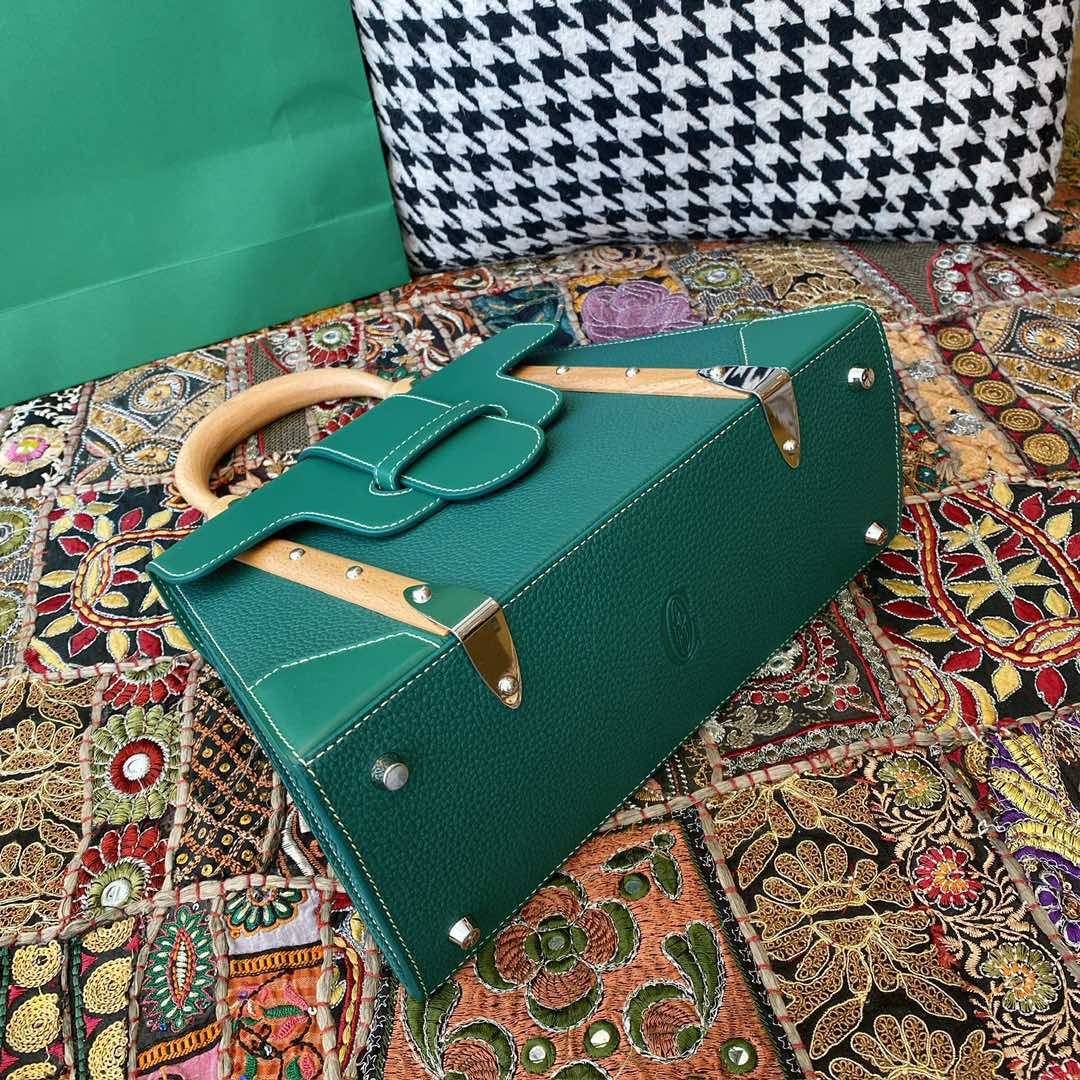 Goyard Saigon手提包女生的包柜怎么能少得了一款绝