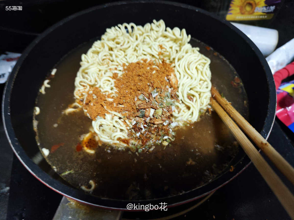 吃完凑凑还能再来一份鸭血豆腐的打包，适合在家煮火锅呀  周五