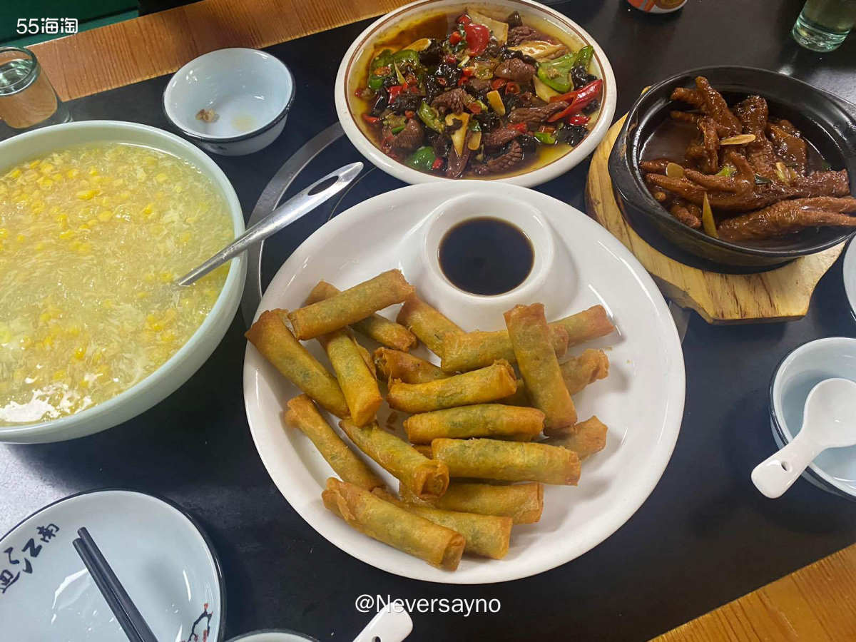 🩵苍蝇馆味道也还不错，偷懒出去吃饭  ▪️今天在家里呆了一