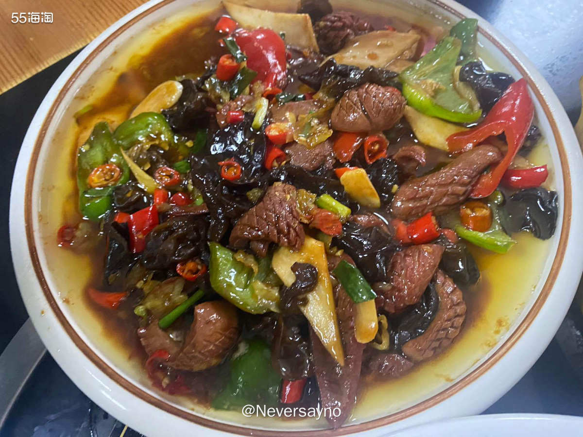 🩵苍蝇馆味道也还不错，偷懒出去吃饭  ▪️今天在家里呆了一