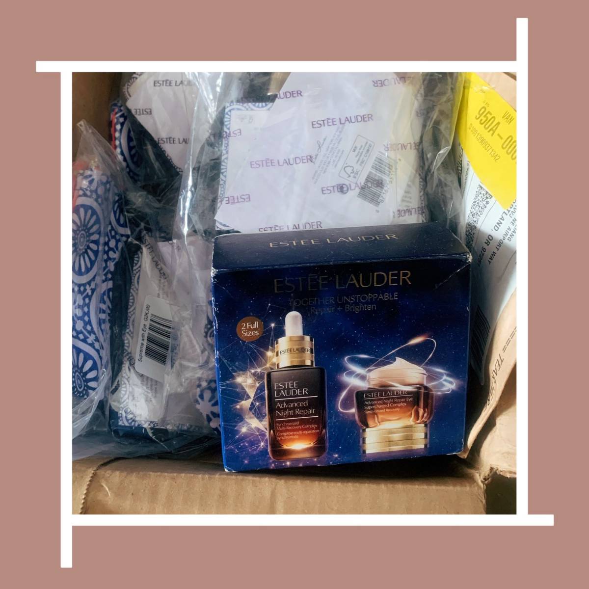 开箱雅诗兰黛的包裹，这是在Nordstrom官网买的，都是之