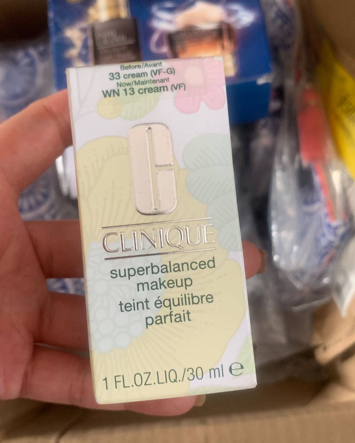 开箱雅诗兰黛的包裹，这是在Nordstrom官网买的，都是之