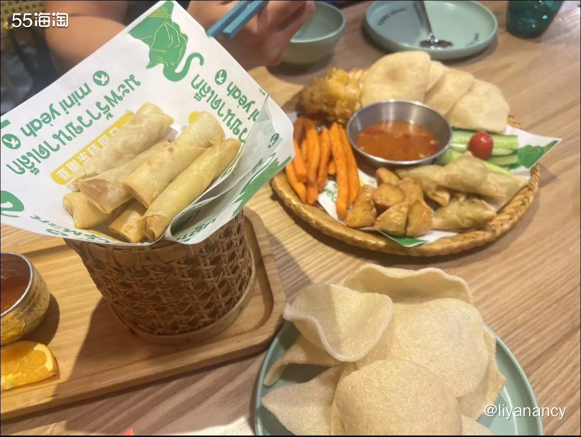 ✨和好朋友周五的晚上过来的，店名挺火的，然而并不需要排队，来