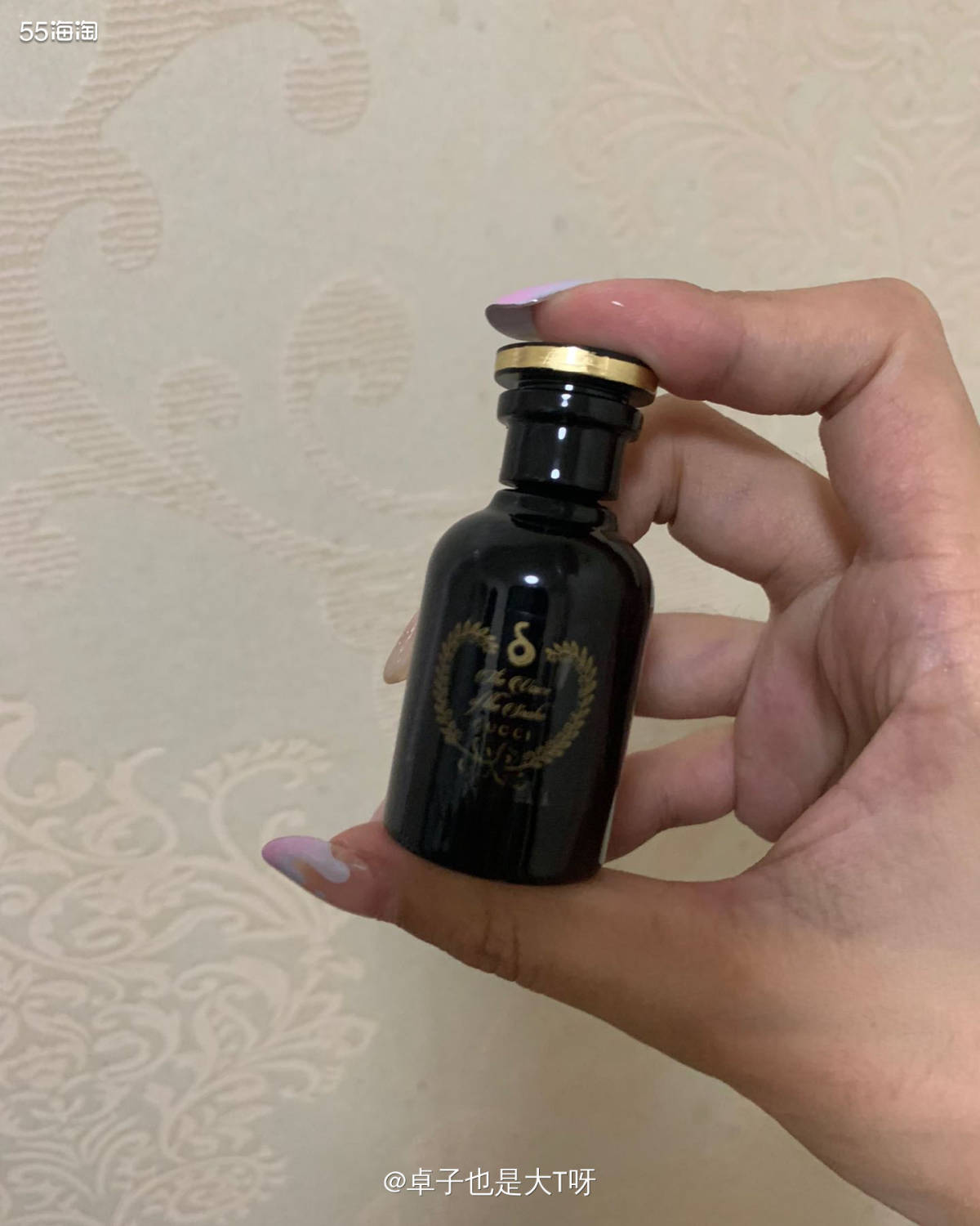 说另外一款炼金术士花园系列的香水，那就是蛇之谜！他的瓶身设计