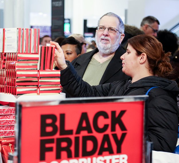 黑色星期五（Black Friday）在中国简称“黑五”，一
