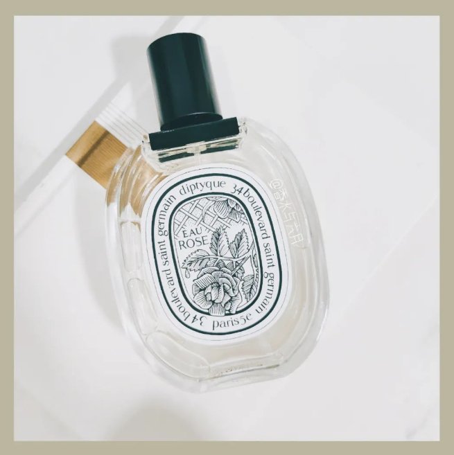 玫瑰之水可谓是玫瑰般的温柔如水的写照了，香柠檬和荔枝都有描摹