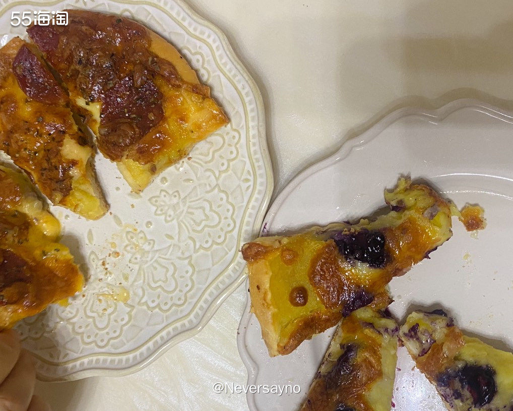 🥖抽空做了双拼披萨和坚果欧包，早餐解决  ▪️昨天本来想出