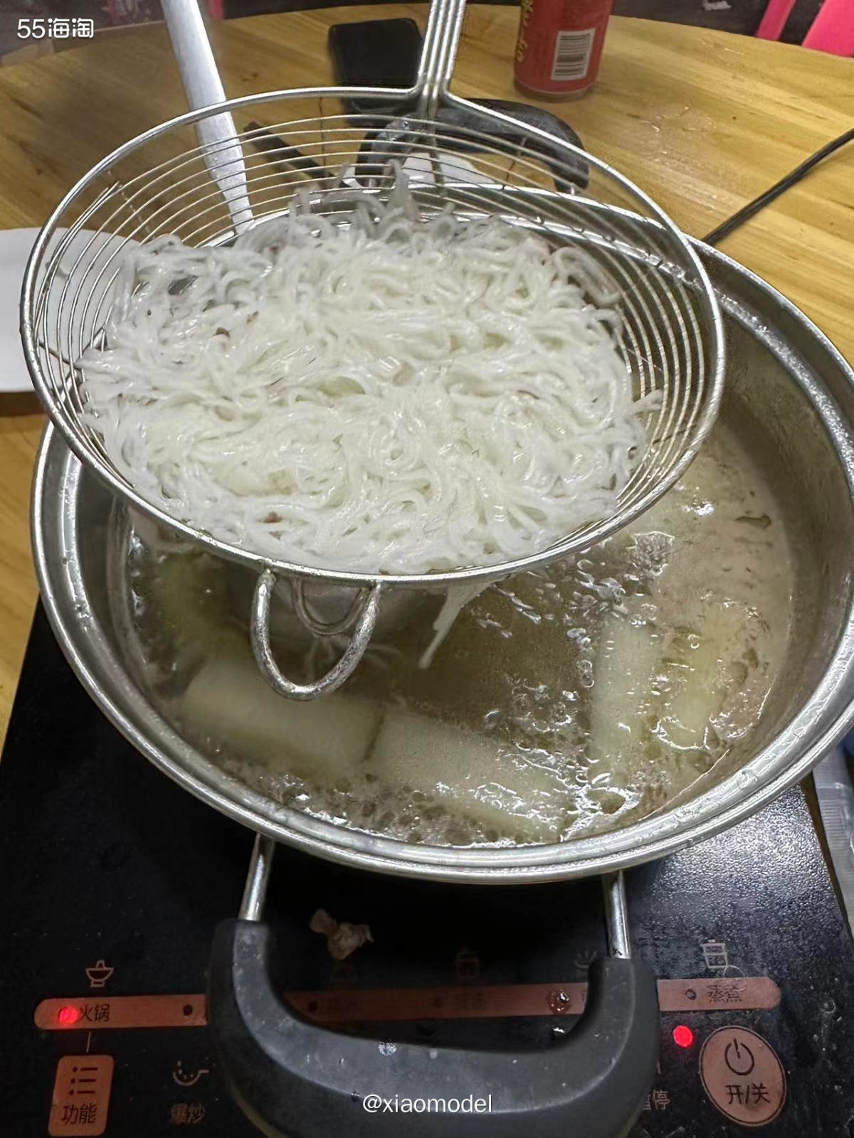 😀每当去一个地方，都要去吃当地的特色美食。如果有当地人带领