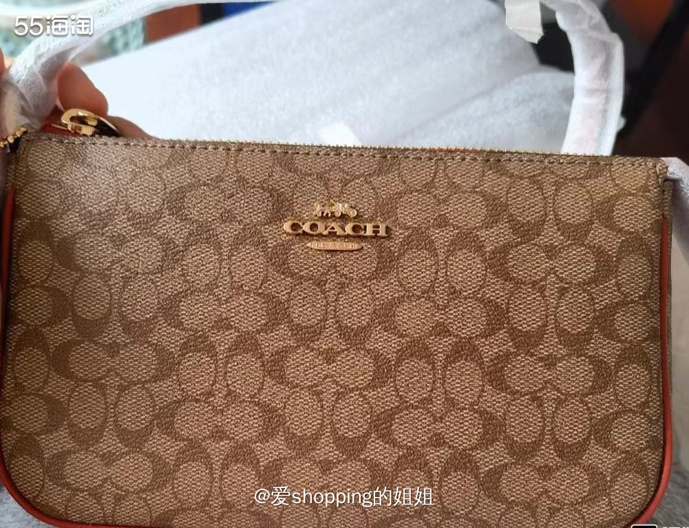 这是上次奥莱额外8折入手的，价格很划算，一次买了2个，后来发