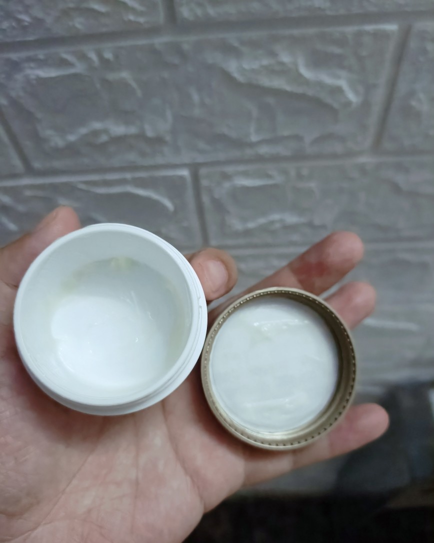 夸迪算是做的很优秀的国货品牌，我是买了它家次抛得到它家喷雾，