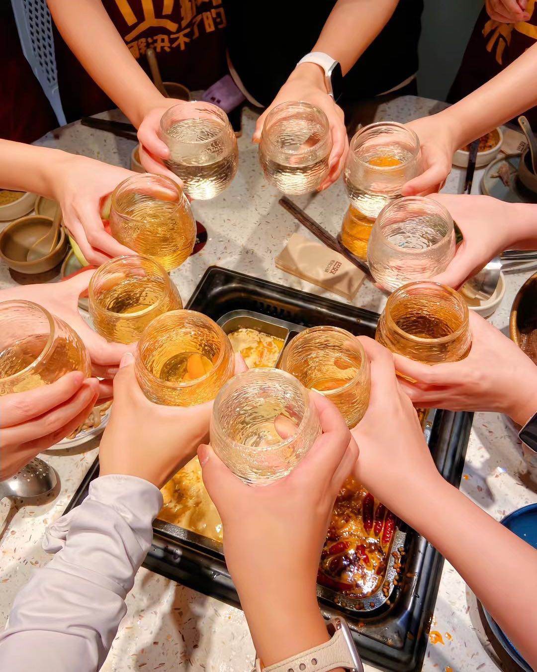 公司年终会议选择了河南开 这两天会每天晚上都要跟同事出去吃饭