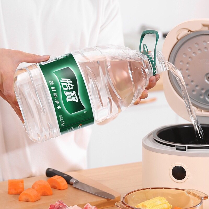 所有女生直播间看着播怡宝很划算啊！买一箱在家里有必要！这天缺