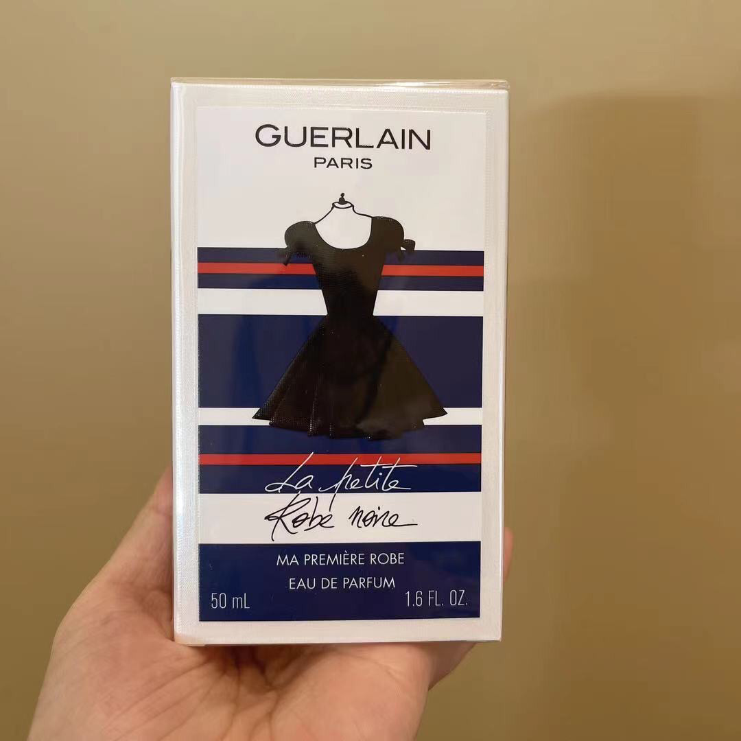 FragranceNet中文网有很多限量瓶的娇兰小黑裙喜欢玩