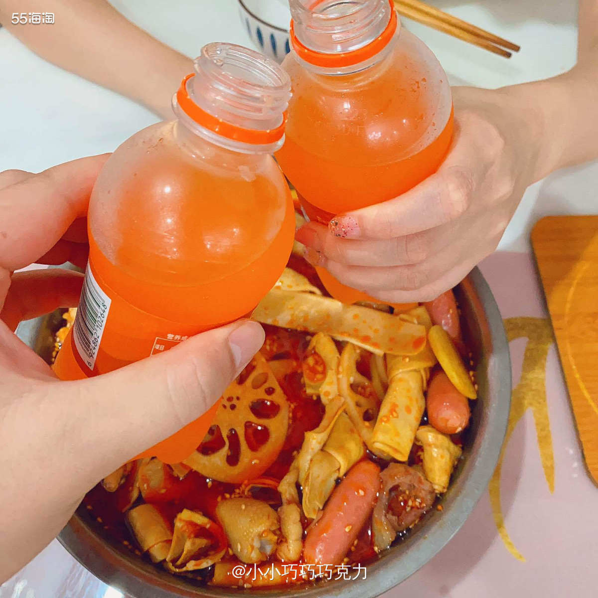 昨天晚上安排了钵钵鸡，不过是自己做的哦，周末逛超市买了点食材