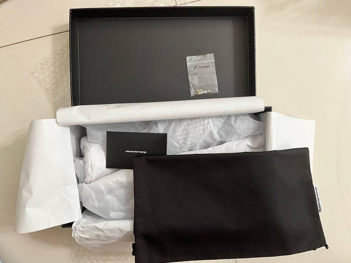 大王水钻拖鞋亮闪闪，超百搭！ 购入平台：发发奇 返利：首单1