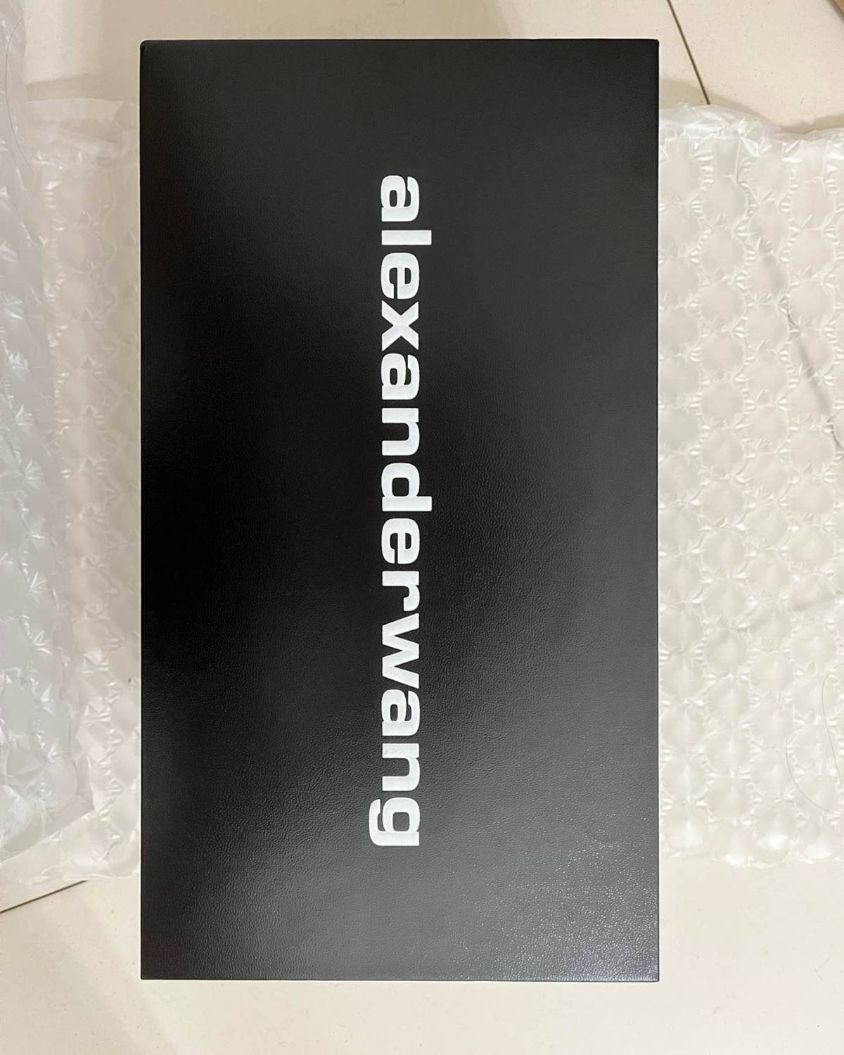 大王水钻拖鞋亮闪闪，超百搭！ 购入平台：发发奇 返利：首单1