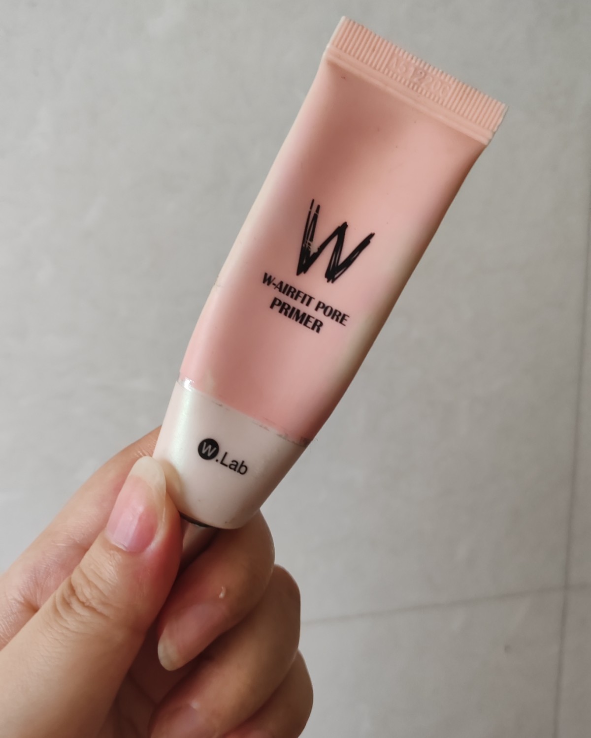 这款W.Lab隔离妆前乳是之前跟风买的，吹得那是一个天花乱坠