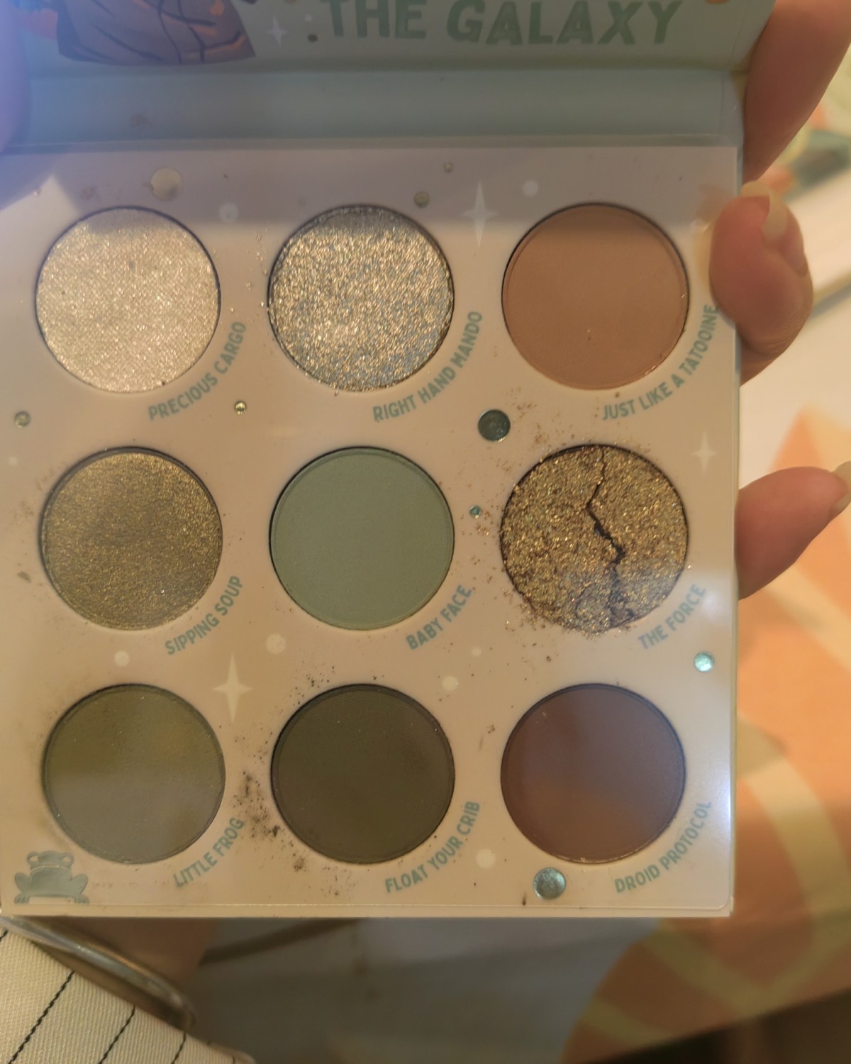 这是第二次买卡泡眼影盘啦~ 因为转运的原因，每次都是买6盘，