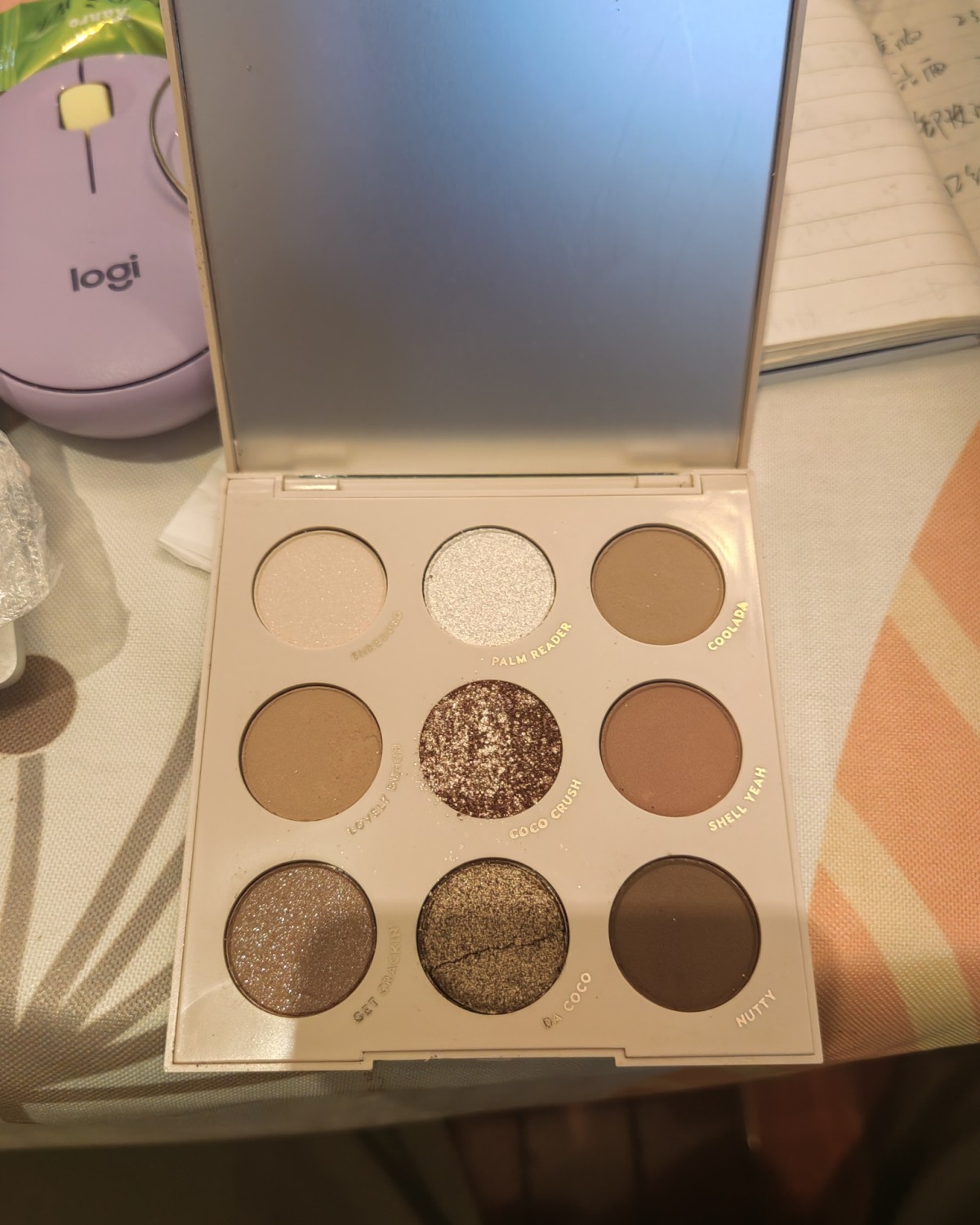 这是第二次买卡泡眼影盘啦~ 因为转运的原因，每次都是买6盘，