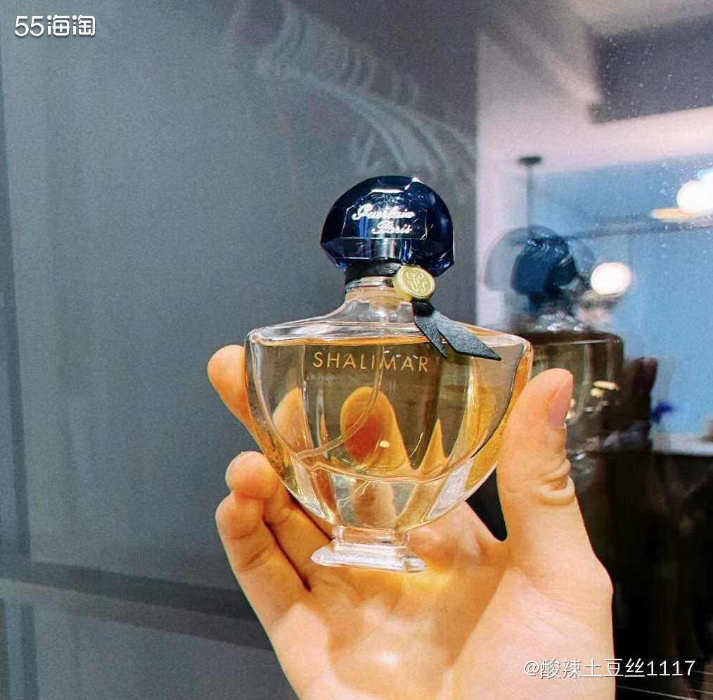 前调：柑橘 橘子雪松 香柠檬柠檬 中调：鸢尾花广藿香 茉莉香