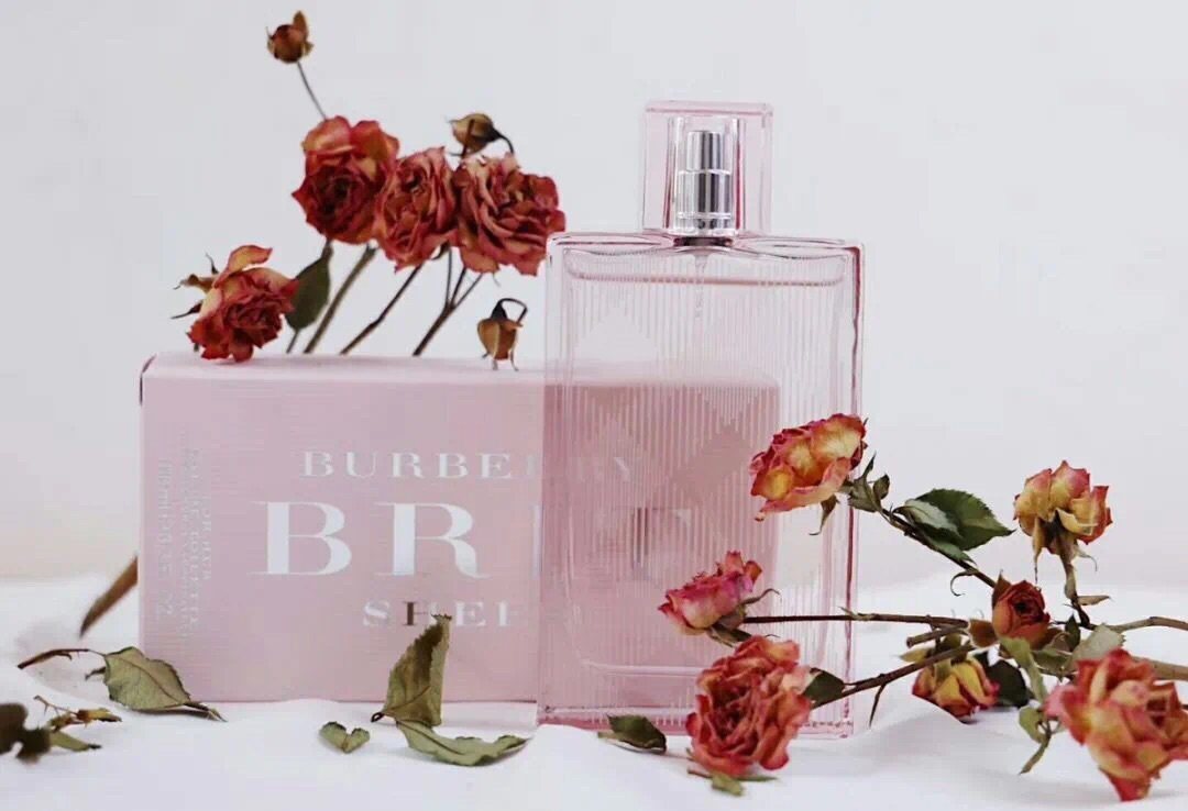 Burberry家的香水选择性很多，留香时间也不错，有他特有