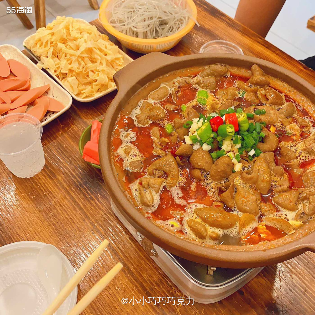 总是为吃什么而苦恼，夏天做饭也热，所以有时候晚上下班就带公公