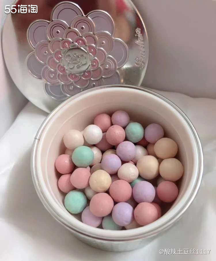 这款彩妆我感觉和我年龄都差不多大了 ，😂不好意思不好意思暴