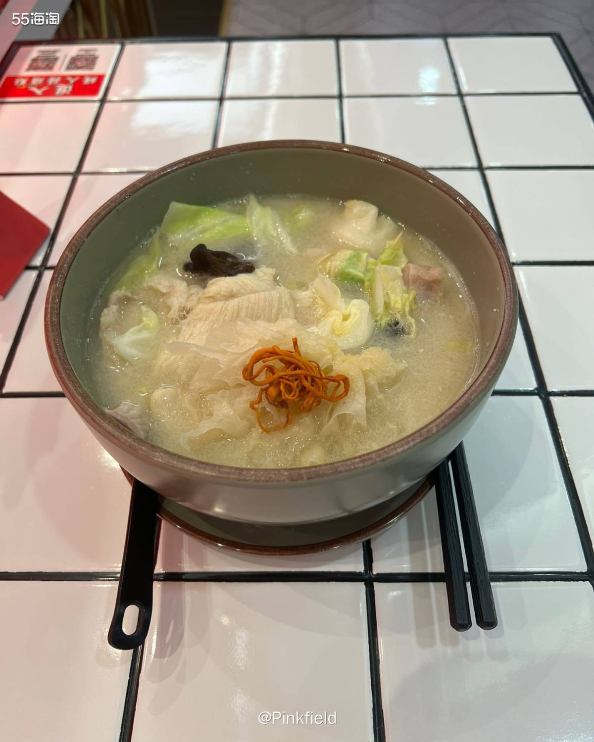 🍜今天去万象城办点事，晚饭就在那边解决了。一个人只能吃点简