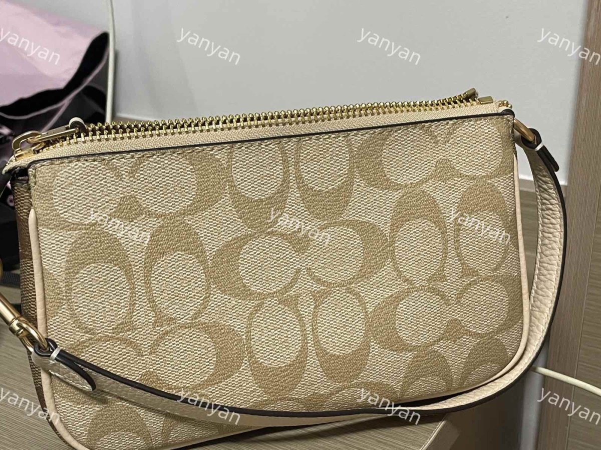 购买网站：coach 奥莱 中购买产品：nolita 19 