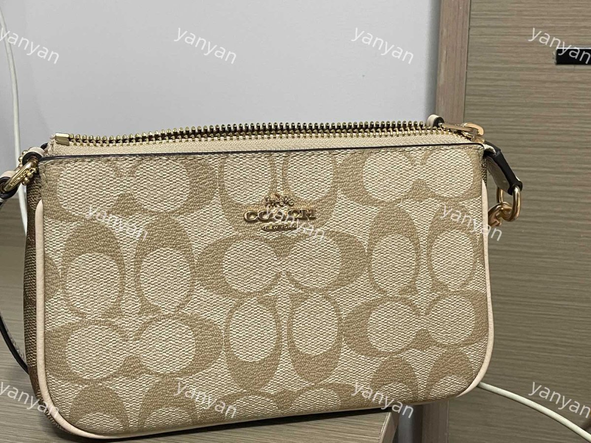 购买网站：coach 奥莱 中购买产品：nolita 19 