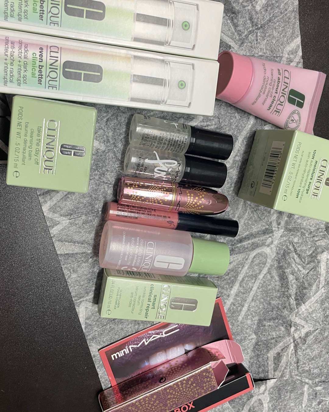 168美中又到一单！这一单是买的倩碧镭射30ml，送了一个同