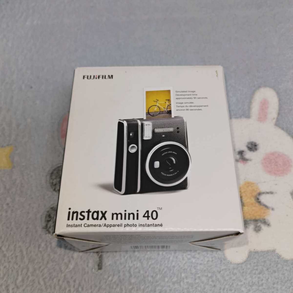 富士的拍立得着呢是非常的火，mini40这个型号很复古，非常