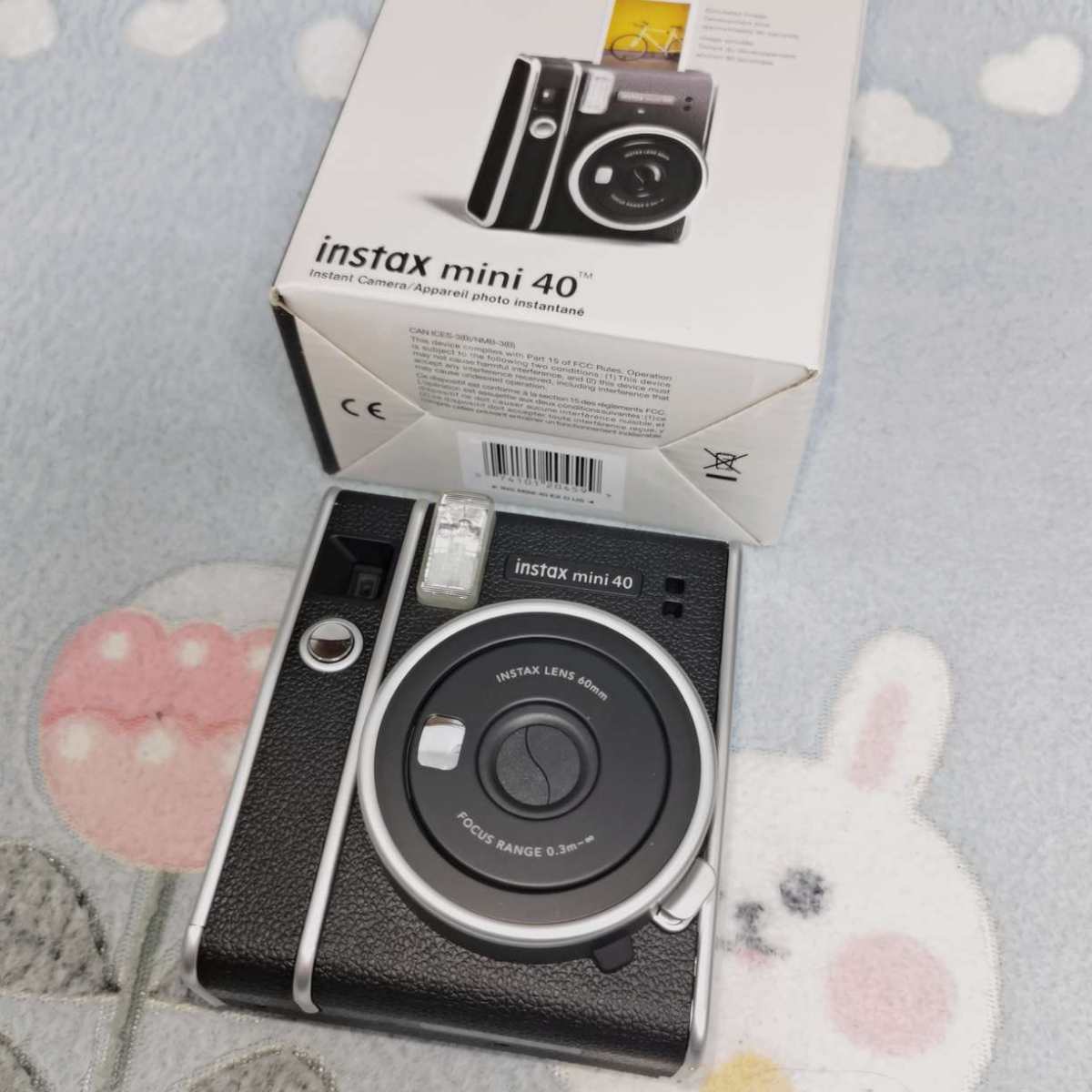 富士的拍立得着呢是非常的火，mini40这个型号很复古，非常