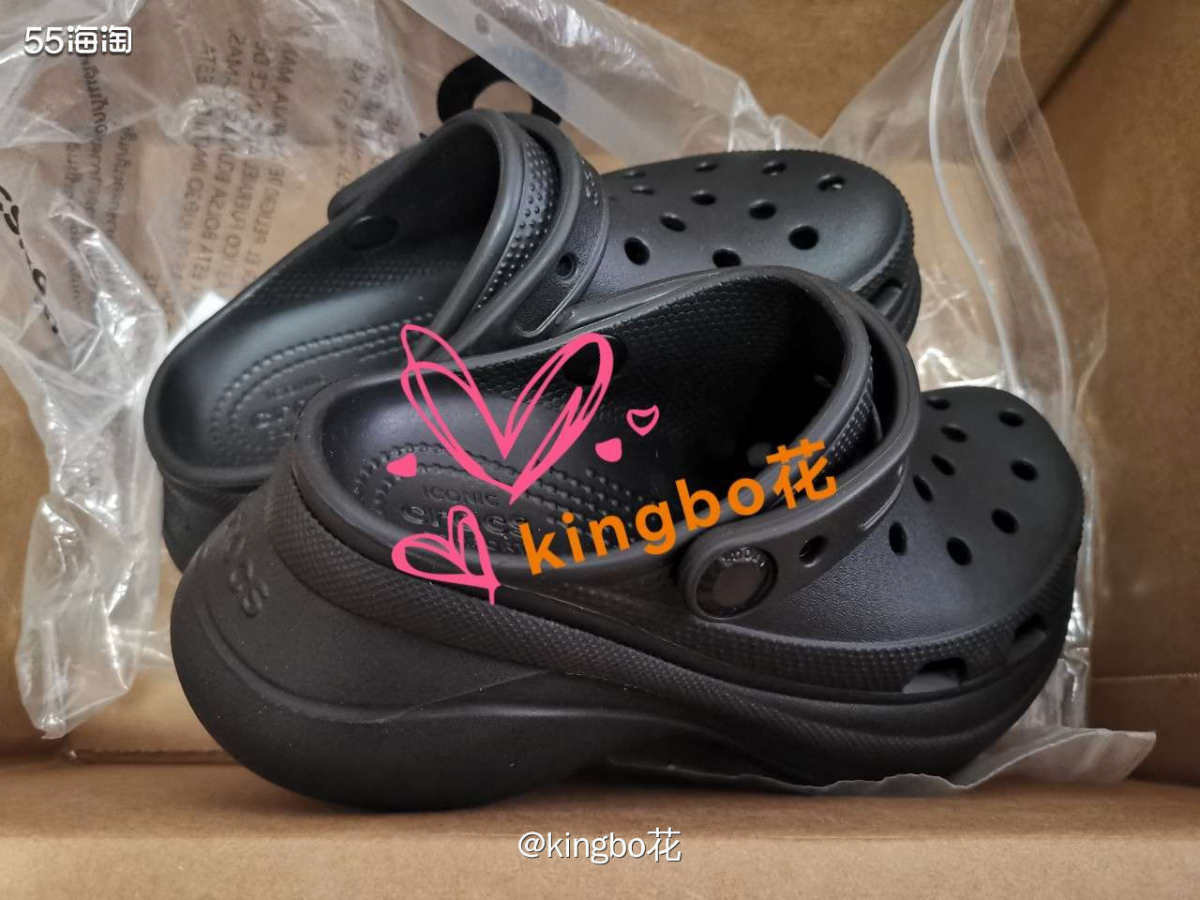 为数不多的洞洞鞋鲸鱼款，再到手一双  据说金鱼是比较难买的，