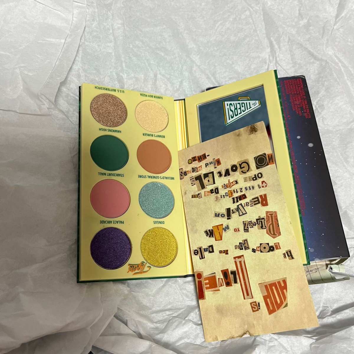 怪奇物语系列入啦唇釉和眼影，和大家分享一下子，腮红也有入，不