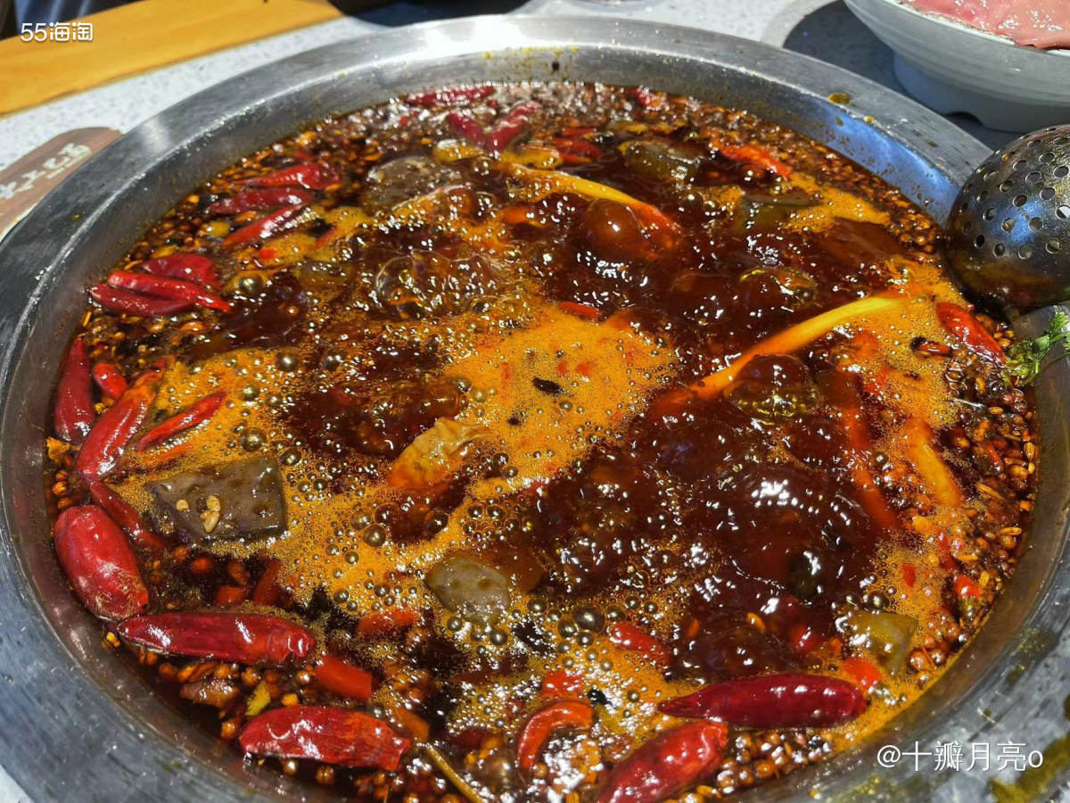 突然想吃火锅，赶紧周末约上盆友来搓一顿。 吃个火锅儿，也是爱