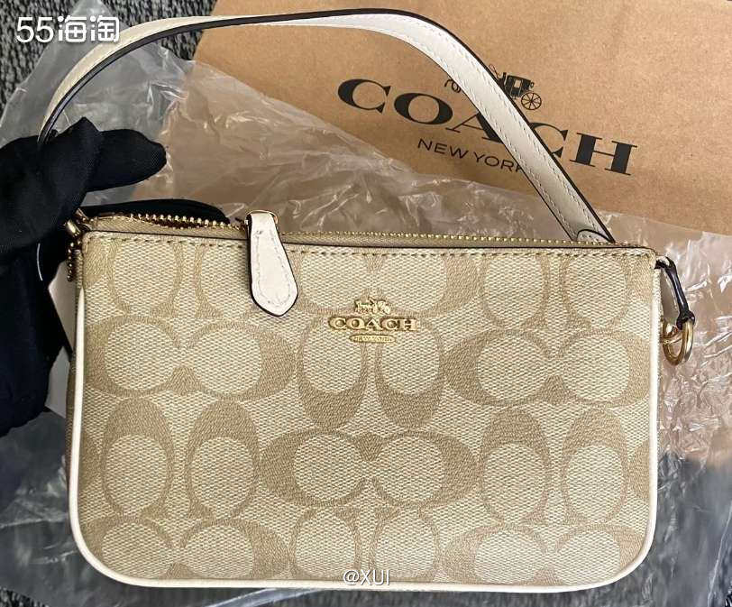 Coach outlet这几天有八折活动，托特包、麻将包、水