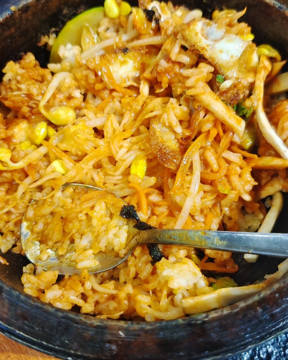 青岛和女儿一起吃了一顿烤肉，肉有点偏肥，服务没有上海好，我真