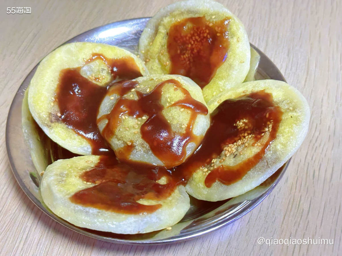 老妈今天一早去鸦儿李记买了一整根羊蝎子，回来清炖，炖出来的汤