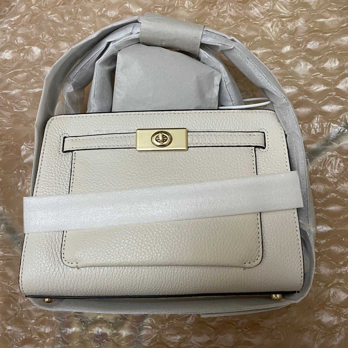 下单时间：23.6.4 网      站：🇺🇸蔻驰奥莱官